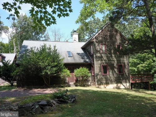 14 Stagecoach Rd, Pipersville, PA 18947-1648