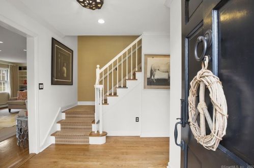 25 Foxwood Rd, Stamford, CT 06903-2209