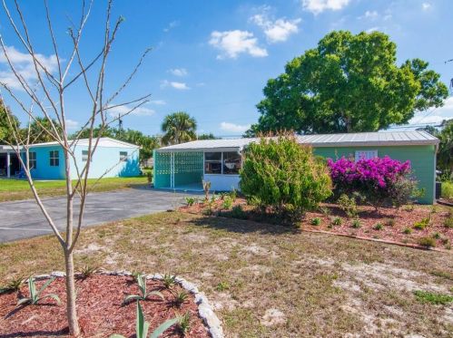290 6th Dr, Vero Beach, FL 32962-3550
