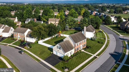 5915 Westover Dr, Navy Sup Dpt PA  17050-6871 exterior