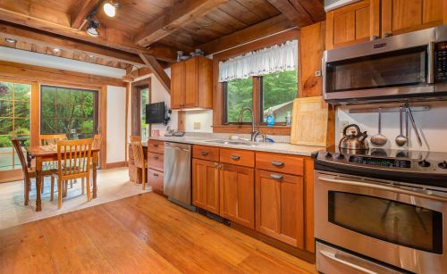 42 Watson Rd, Dover NH  03820-5801 exterior