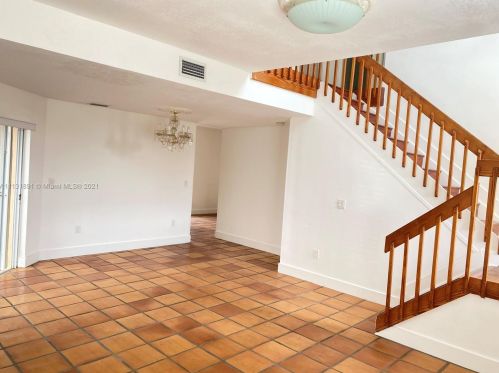 11894 102nd St, Miami, FL 33186-2747
