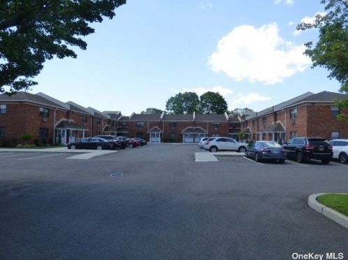 2372 Bedford Ave, North Bellmore NY  11710-3676 exterior