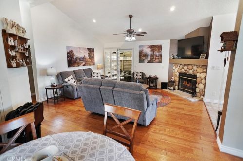 20055 Canyon View Dr, Santa Clarita CA  91351-5724 exterior