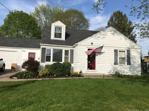 21 Sycamore Rd, Norwich, CT 06360-6521