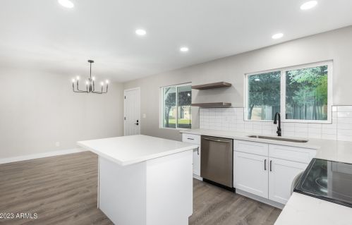 4587 17 Ave, Phoenix AZ 85086-6309 exterior