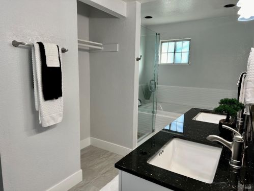 2647 Lago Oaks Dr, Santa Rosa CA  95405-9100 exterior