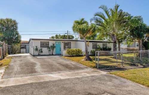 3698 Gull Rd, West Palm Beach, FL 33410-2220