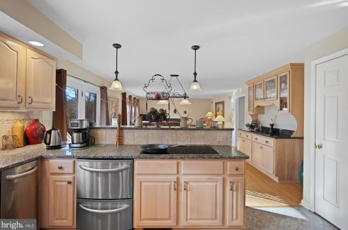 56 Sherwood Cir, West Enola PA  17025-1840 exterior
