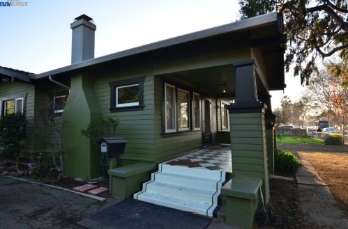 915 Blossom Way, Hayward, CA 94541-2005