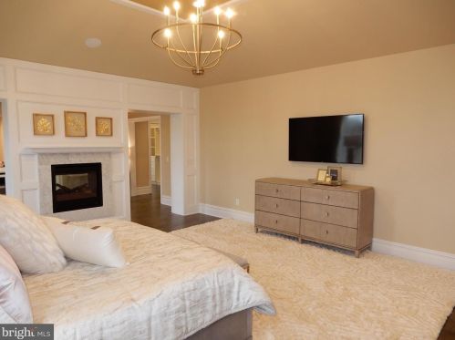 650 Holland Rd, Southampton PA 18966-1819 exterior