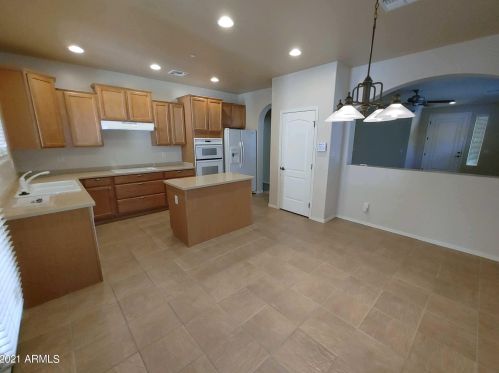 2892 Agritopia Loop, Gilbert, AZ 85296-7807