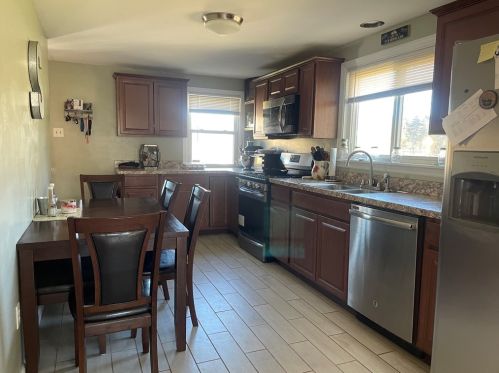 2422 Savannah Rd, New Castle PA  16101-5537 exterior