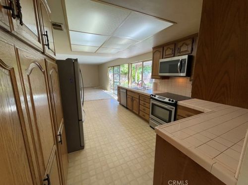 1826 Claudia Ave, Simi Valley CA 93065-3642 exterior