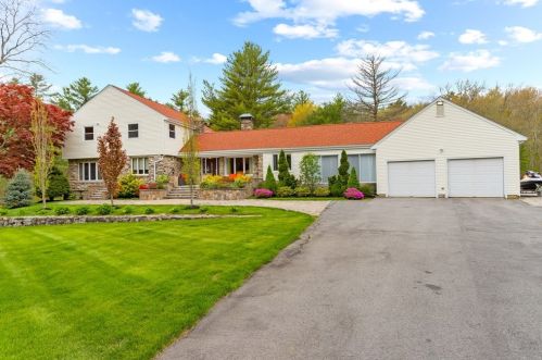 33 Prospect St, Easton, MA 02375-1540