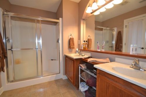 2660 Hidden Dr, Milwaukee WI 53221-3241 exterior