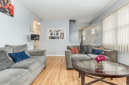 569 Beech St, Babylon NY  11703-1731 exterior