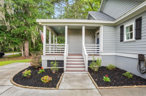 3011 Broad River Dr, Beaufort, SC 29906-6858