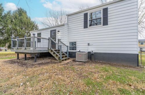 180 Woburn Farm Cir, Englewood OH  45322-3425 exterior