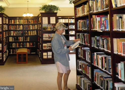 2332 Windrow Dr, Princeton NJ  08540-5019 exterior