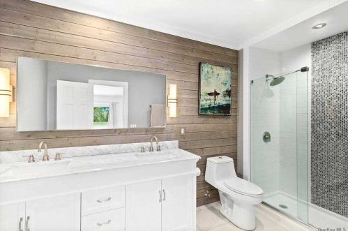 525 Seven Ponds Towd Rd, Watermill NY  11976-2323 exterior