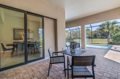 2754 Aviamar Cir, Naples FL 34114-0097 exterior