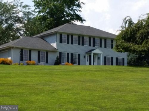 284 Stuart Rd, Carlisle, PA 17015-9353