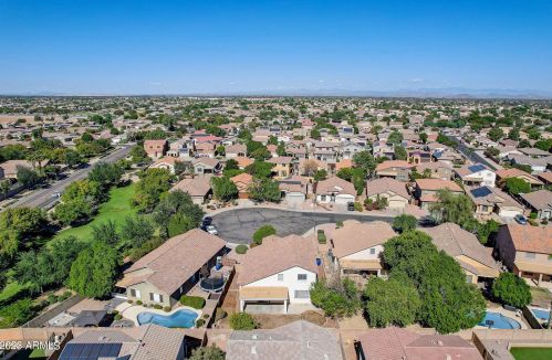 16043 Maui Ln, Sun City AZ  85379-5137 exterior