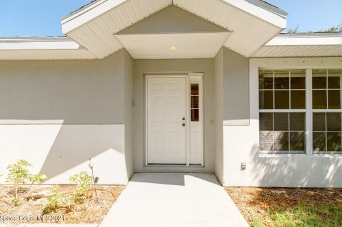 1650 Derby Ln, Melbourne, FL 32935-5798