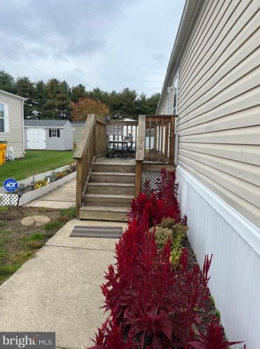 523 Vincent Ln, Bear DE  19701-1331 exterior