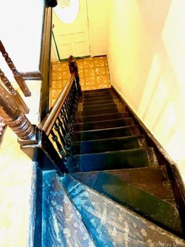 18 Monroe St, Mount Vernon NY  10550-3663 exterior