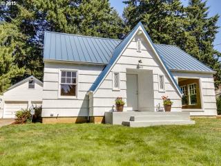 2160 79th Ave, Portland, OR 97213-6616