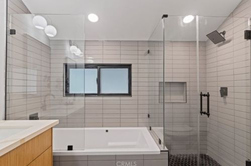 14633 Albers St, Van Nuys CA 91316-2602 exterior