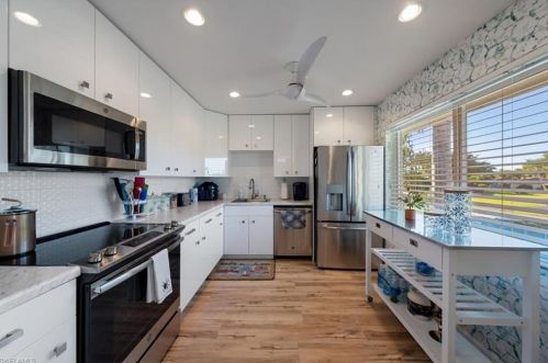 881 Teryl Rd, Naples, FL 34112-5289