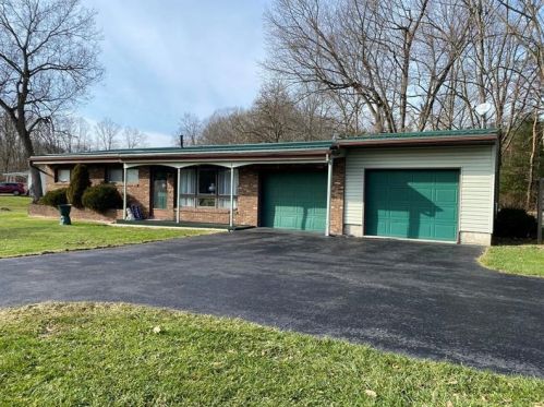 9 Cedar Dr, Greenville, PA 16125-1107