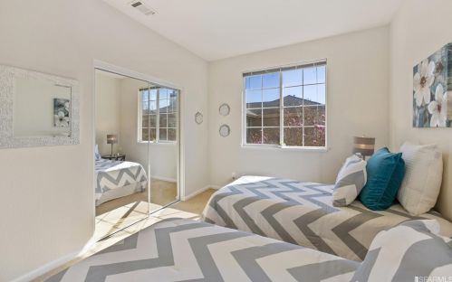 600 Landmark Ln, Redwood City CA  94065-2888 exterior