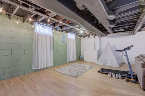 3309 85, Milwaukee WI 53227-4615 exterior