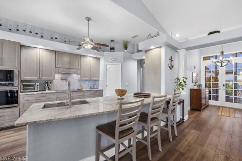 201 4th Pl, Cape Coral FL  33990-1042 exterior