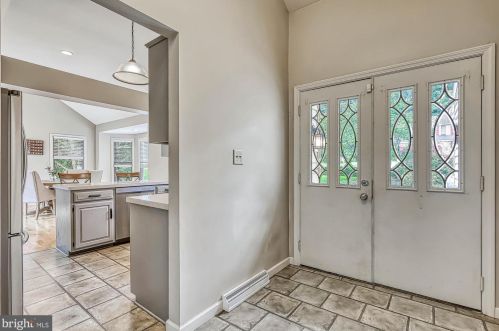 1015 Country Club Rd, Camp Hill PA  17011-1049 exterior