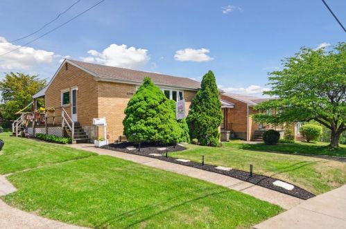 2286 Allender Ave, Pittsburgh, PA 15220-3944
