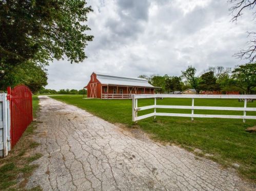 12535 Foothill Dr, Dallas TX  75253-3613 exterior