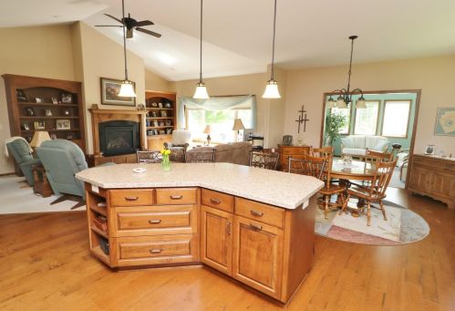 1411 Karnis Dr, Alex MN  56308-5178 exterior