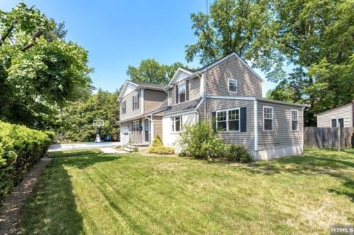 1663 River Rd, Teaneck NJ  07666-2259 exterior