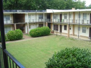 3636 Spottswood Ave, Memphis TN  38111-5839 exterior
