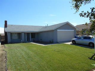 1704 Hacienda Dr, Ontario, CA 91764-1652
