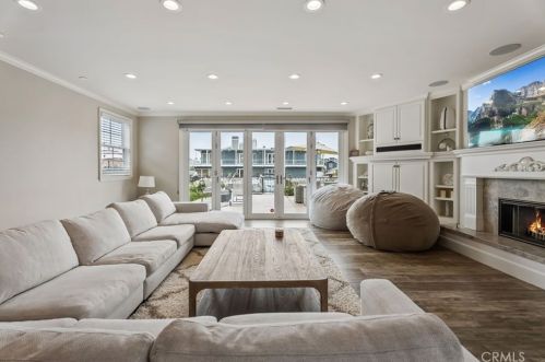 402 38th St, Newport Beach, CA 92663-3219