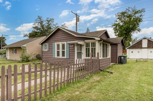112 Pennsylvania St, Hobart, IN 46342-4236