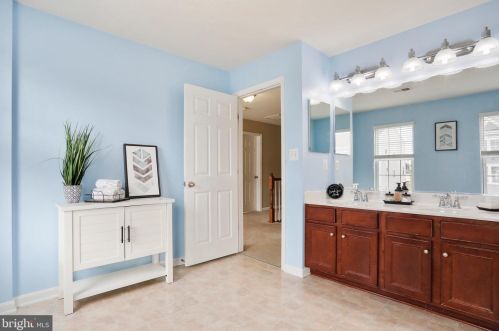 214 Union Ridge Dr, Charles Town WV  25414-4950 exterior