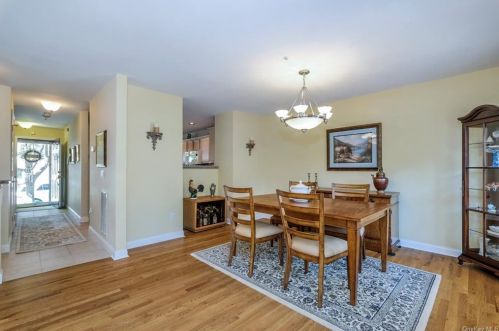 71 Winding Ridge Rd, White Plains, NY 10603-2854