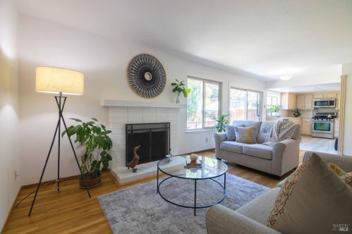 708 Montclair Dr, Santa Rosa CA  95409-2822 exterior